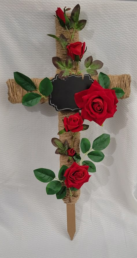 Grave Cross Diy, Diy Memorial Cross Ideas, Diy Cross For Grave, Graveside Decorations Diy Memorial, Gravesite Decorations Diy, Cross Arrangements, Graveside Decorations, Cross Wreath Diy, Cemetary Decorations