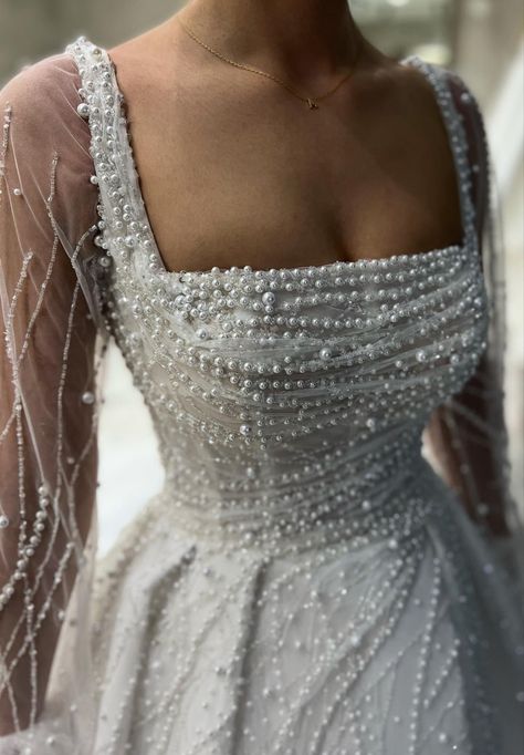 Classy Wedding Dress, Boda Mexicana, Fancy Wedding Dresses, Womens Wedding Dresses, Dream Wedding Ideas Dresses, Stunning Wedding Dresses, Classy Wedding, Fairytale Dress, Wedding Mood