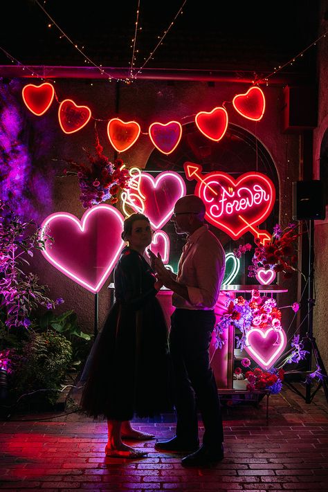 Neon Wedding Theme, Rock N Roll Bride Magazine, Kitsch Wedding, Vegas Theme Party, Lover Wedding, Rock N Roll Wedding, Queer Weddings, Valentine Party, Eclectic Wedding