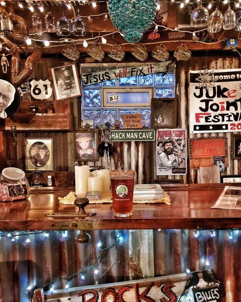 Dive Bar Party Theme, Bar Party Theme, Basement Airbnb, Barn Bar, Dive Bar, Bar Party, Bar Home, Beach Bar, Bar Wall