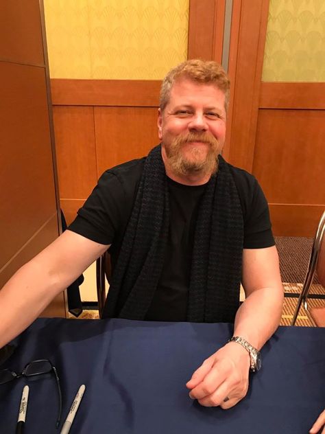 Michael Cudlitz, Abraham Ford, Fear The Walking, Band Of Brothers, Men's Beauty, Green Hair, American Actors, The Walking Dead, Mens Tshirts