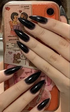 Black Nails Goth Gothic, Sharp Black Nails Aesthetic, Gothic Acrylics, Black Sharp Nails, All Black Acrylic Nails, Black Claw Nails, Sharp Black Nails, Goth Nails Black, Black Goth Nails