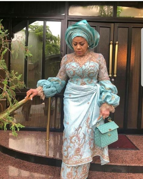 Madam Blouse For Wrapper, Blouse For Wrapper, Igbo Blouse Styles, Igbo Blouse, Yoruba Bride, African Wedding Attire, African Lace Styles, Best African Dresses, Lace Gown Styles