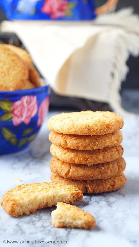 Very Easy Cookie Recipe, Cookies Recipes Indian, Eggless Cookie Recipes, Coconut Cookies Recipes, Eggless Cookies, Coconut Biscuits, Goan Recipes, Eggless Recipes, Eggless Baking