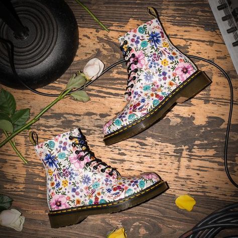 Dr. Martens Wanderlust Floral Collection Eclectic Shoes, Floral Doc Martens, Wildflower Cottage, Lauren Williams, Martens Outfit, Dr Martens Outfit, Doc Martens Boots, Floral Boots, Floral Collection