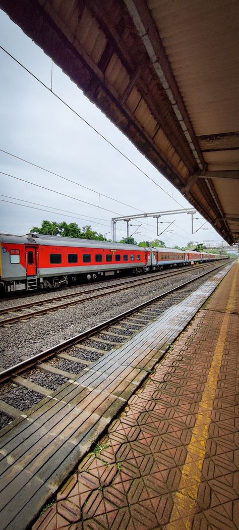 Kochi Railway Station, Morning Train Snap, Surat Station Snap, Fake Insta Story Morning, Railway Station Snap, Station Snap, Love Life Tattoo, Danish Bhai, Morning Photography