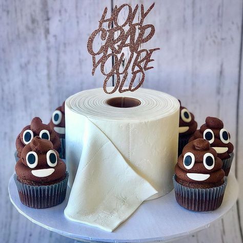 Poo Cake Design, Toilet Birthday Cake, Toilet Roll Cake, Poop Cake Ideas, Poop Cake Birthdays, Toilet Paper Roll Cake, Poo Emoji Cake, Poop Emoji Cake, 33 Cake