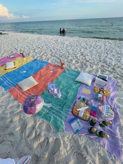 Beach Ideas For Birthday, Simple Beach Party Ideas, Beach Theme Birthday Party Aesthetic, Beach Slumber Party Ideas, Beach House Birthday Party Ideas, Beach Inspired Birthday Party, Birthday Party At The Beach Ideas, Beach 21st Birthday Party Ideas, Birthday Ideas Beach Theme