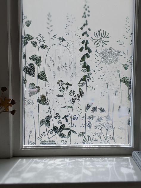 Vinyl Window Ideas, Frosted Window Design, Bus Remodel, Window Film Designs, Window Glass Design, Clover Leaves, Luxury Windows, Frosted Glass Window, Frosted Window Film