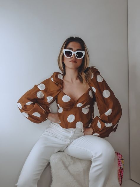 White Polka Dot Top Outfit, Puffy Sleeves Blouse Outfit, Puffy Sleeve Top Outfit, Polka Dot Top Outfit, White Polka Dot Top, White Tops Outfit, Puffy Sleeve Top, Cream Outfit, Brown Blouse