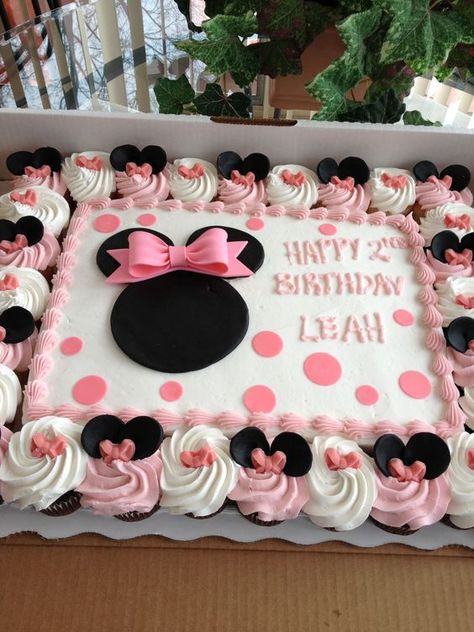 Minnie Mouse Birthday Cakes, Minnie Mouse 1st Birthday, Bolo Minnie, Minnie Mouse Baby Shower, Minnie Birthday Party, Minnie Cake, Minnie Mouse Theme, Minnie Mouse Cake, Minnie Party