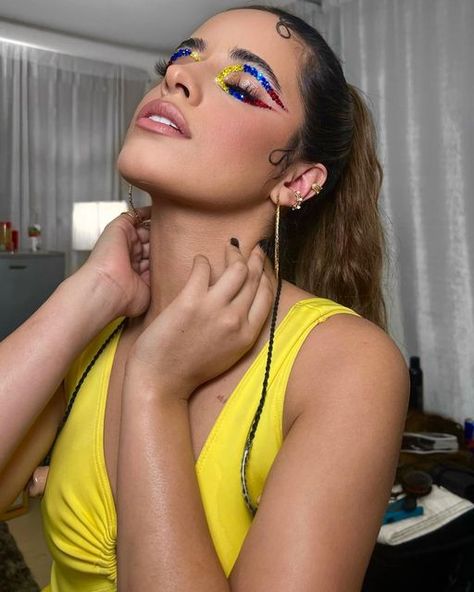 Makeup Artist Patrick Ta on Instagram: "Tonight In Bogota Colombia 🇨🇴 We Did The Colors Of The Colombian Flag On @camila_cabello Eyes. Makeup By @patrickta Assisted By @riccardocifuentes Hair By @dimitrishair Styled By @marielhaenn @robzangardi Eye-shape Inspired By @cesarmushi" Colombian Flag, Colombia Flag, Patrick Ta, Different Hair Types, Forever Girl, Glam Looks, Live Show, Girl Bands, Eye Shapes