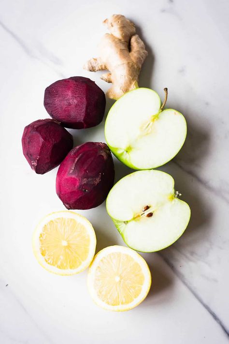 Fruit Juice Photography, Beetroot Juice Benefits, Juice Photography, Beetroot Juice Recipe, Weight Smoothies, Beet Juice Recipe, Beetroot Juice, Beetroot Recipes, Vegan Juice