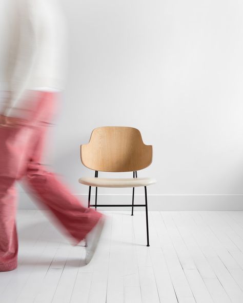 Studio Chairs Photography, Furniture Lifestyle Photography, Furniture Photoshoot Ideas, Studio Chair Photoshoot, Stool Photography, Furniture Photoshoot, Chair Photoshoot, Chair Photography, Furniture Photography