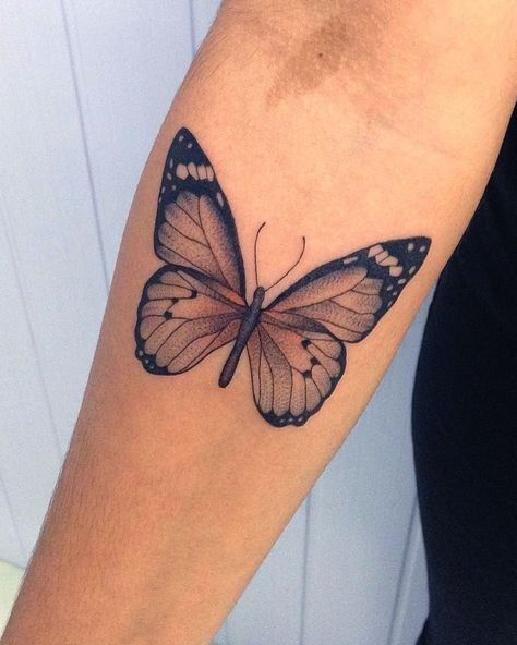 A Butterfly Tattoo, Butterfly Thigh Tattoo, Butterfly Tattoo Ideas, Unique Butterfly Tattoos, Tato Minimal, Butterfly Tattoos For Women, Unique Butterfly, Small Pretty Tattoos, Petite Tattoos