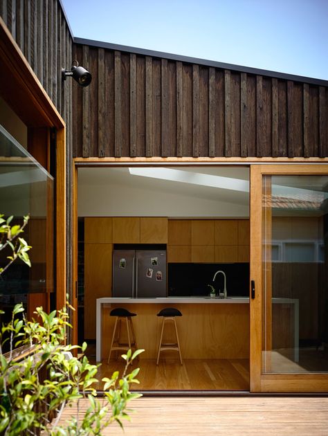 Batten and Board House: A Simple 'Box' Transforms a Weatherboard Rob Kennon, Batten Board, Board House, Board And Batten Exterior, House Cladding, Cladding Systems, Renovation Inspiration, Timber Cladding, Exterior Cladding