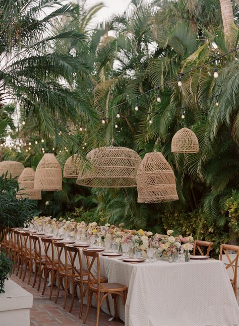 San Jose Del Cabo Wedding, Modern Tropical Wedding Decor, Cabo Wedding Ideas, Mermaid Wedding Theme, Wedding Aesthetic Photos, Beach Wedding Florals, Beach Wedding Aesthetic, Destination Wedding Reception Decor, Wedding Ceremony Beach