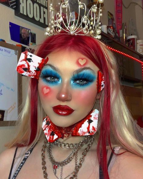 #queenofhearts #makeupartist #queenofheartsmakeup #halloweenmakeup #kyndragilliam #bloodymakeup Red Queen Makeup, Queen Of Hearts Halloween Costume, Hearts Makeup, Alice In Wonderland Makeup, Queen Of Hearts Halloween, Queen Of Hearts Makeup, Disney Night, Wonderland Makeup, Quinceanera Makeup