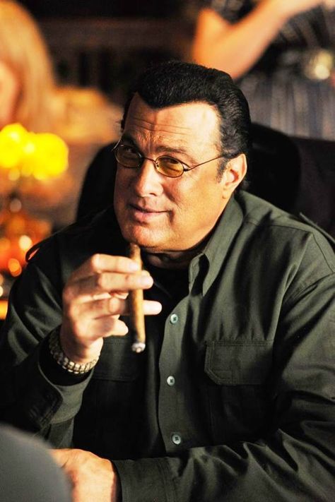 Steven Segal, Famous Cigars, Expendables 3, Action Movie Stars, Steven Seagal, Indian Pictures, Black Hollywood, Steve Austin, The Expendables