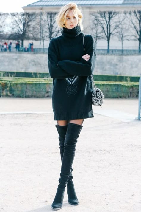 10 Winter Outfits Using Knee High Boots fashion boots style outfits fashion and… Model Street Style, Transition Outfits, Bohol, Street Style Winter, Mode Inspo, Winter Mode, Jennifer Lawrence, Fashion Weeks, Gigi Hadid