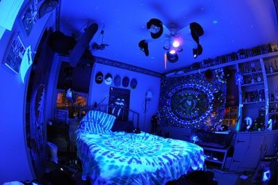 Ultra lit Black Lights Bedroom, Black Light Room, Hippy Bedroom, Hippie Bedroom Decor, Trippy Room, Trippy Room Decor, Hippy Room, Chill Room, Neon Room