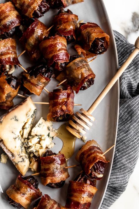 Dates With Blue Cheese, Stuffed Bacon Wrapped Dates, Bacon Dates, Gorgonzola Recipes, Wrapped Dates, Sweet Appetizer, Stuffed Dates, Bacon Wrapped Dates, Holiday Appetizers Easy