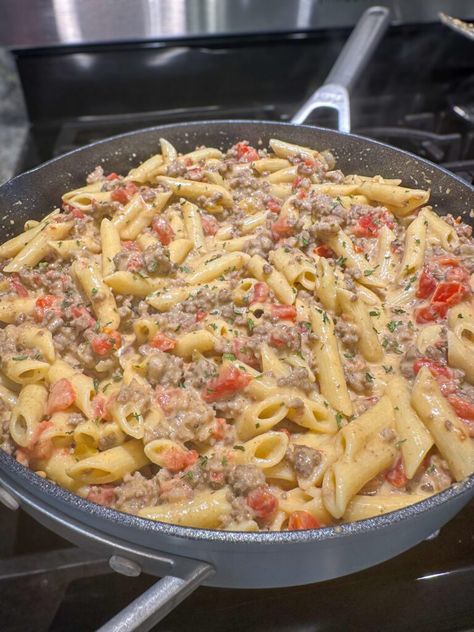 Rotel Pasta (Easy Recipe) Hamburger And Velveeta Recipes, Rotel Dip Pasta, Homemade Pasta Dinner Recipes, Keilbasa Recipes Pasta, One Person Meals Easy, Pasta With Rotel, Rotel Pasta Ground Beef, Rotelle Pasta Recipes, Ground Pork Pasta Recipes