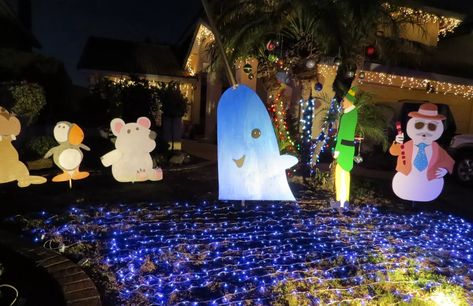 Guide to North County's best homegrown holiday displays - The San Diego Union-Tribune Buddy The Elf Outdoor Decorations, Elf Movie Parade Float Ideas, Elf Movie Parade Float, Elf Things, Work Event Ideas, Elf Party, Hallway Decoration, Elf Christmas Decorations, Movie Decor