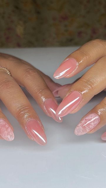 Acrylic Nail Designs Bridal, Round Marble Nails, Pink Nails Iridescent, Pink And White Marble Acrylic Nails, Ring Finger Design Nails, Pink And Clear Nails, Pink Bachelorette Nails, Jelly Marble Nails, Birthday Nails Round