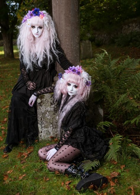 shironuri Faerie Goth, Kawaii Pastel Goth, Goth Subculture, Arte Punk, Pastel Goth Fashion, Gothic Rock, Cute Costumes, Gothic Beauty