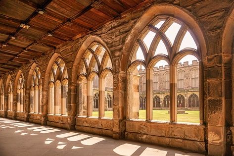 Shifting Hogwarts, Hogwarts Shifting, Shifting Board, Harry Potter Locations, Visualization Board, Harry Potter Filming Locations, Harry Potter Tour, Gloucester Cathedral, Cathedral Window Quilts