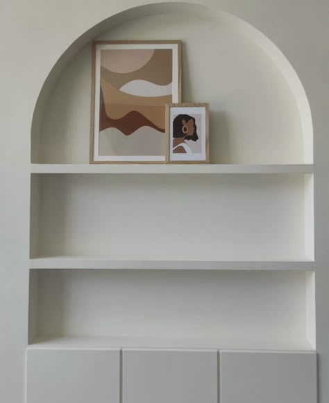 Recessed Display Shelves, Curved Shelf Wall, Gypsum Bookshelves, Curved Shelves Wall, Arched Recessed Wall Ideas, Recessed Arch Shelves, Curved Alcove Ideas Living Room, Arched Recessed Shelves, Arc Walls Interior Design