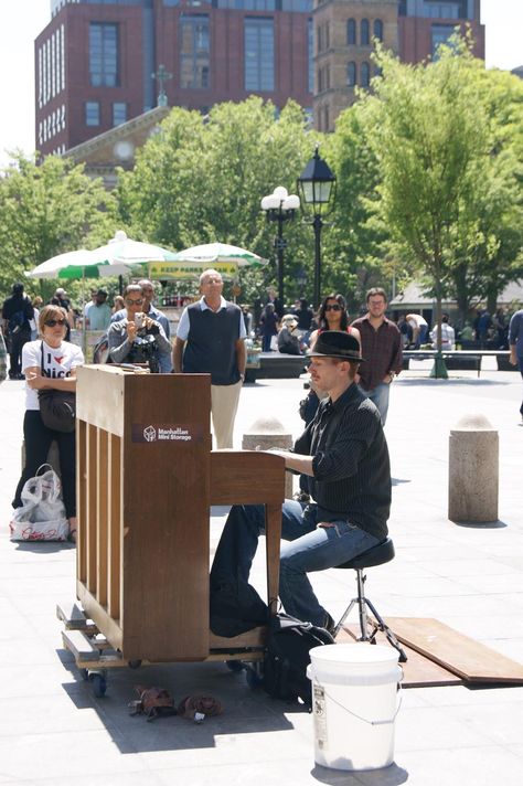 Street performer playing the piano in Washington Square Park Street Activation, Activation Ideas, Street Performer, Playing The Piano, Visit New York City, York Travel, Nyc Park, Public Realm, Washington Square Park