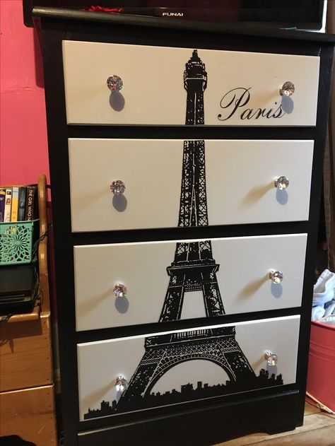 Diy Eiffel Tower Paris dresser Eiffel Tower Bedroom Ideas, Paris Bedroom Ideas For Teens, Paris Bathroom Decor Ideas, Paris Room Ideas, Paris Bedroom Decor Ideas, Paris Bedroom Ideas, Paris Theme Bedroom, Paris Themed Bedroom Decor, Paris Girls Bedroom