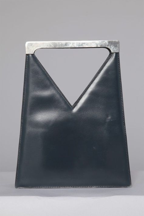 Pierre Cardin Bag, Metal Bag, Creation Couture, Metallic Bag, Vintage Bag, Mode Inspo, Pierre Cardin, Vintage Handbags, Vintage Bags