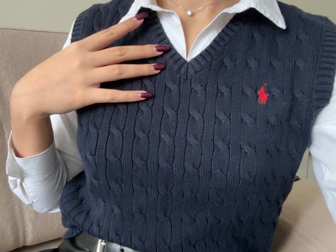 Ralph Lauren Vest Outfits, Ralph Lauren Outfits Women, Lawyer Inspiration, Polo Sweater Vest, Ralph Lauren Vest, Sixth Form, Ralph Lauren Style, Casual Day Outfits, Money Aesthetic