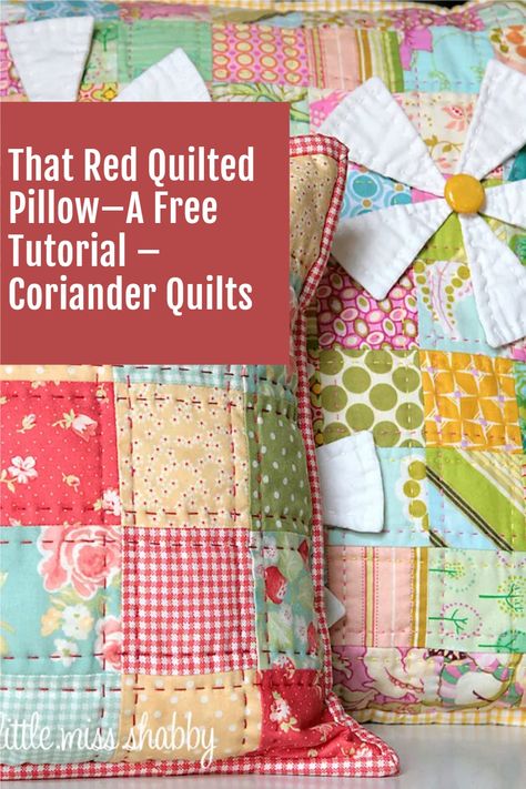 Pretty Patchwork pillow tutorial Quilted Pillow Covers Free Pattern, Patchwork Pillowcase, Patchwork Pillows, Quilted Pillow Cover, Quilt Pillow Case, Quilted Pillows, Pillows Diy, Patchwork Throw, Cushion Tutorial