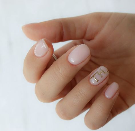 Bridal Nails With Initials, Pink Nails With Initials, Initials Nails, Nails With Initials, Tropical Vacation Nails, Finger Nails, Shoulder Tattoos For Women, Vacation Nails, Beauty Illustration