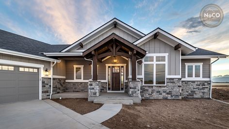 Gray House Exterior Modern, Walkout Basement Exterior, Exterior Wood Accents, Basement Exterior, Exterior Modern Farmhouse, Exterior House Siding, Gray House Exterior, Exterior House Colors Ranch Style, Exterior House Colors Combinations