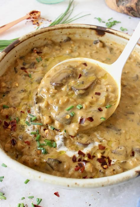 Frozen Mushrooms Recipes, Barely Soup Recipes, Mushroom Barley Soup Recipe, Vegan Mushroom Recipes, Veggie Society, Barley Recipes, Barley Soup Recipe, Mushroom Barley, Mushroom Barley Soup