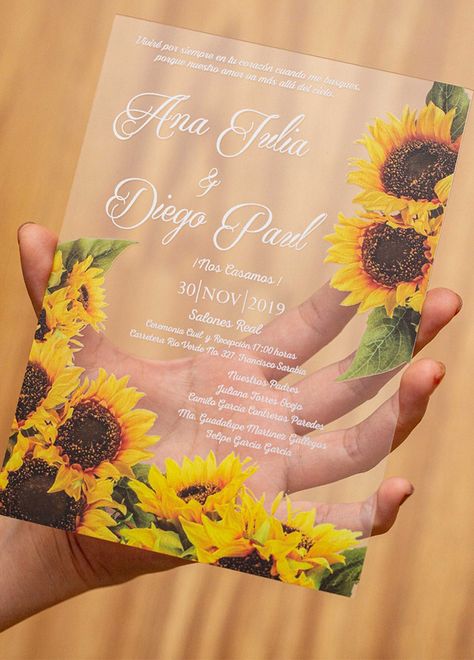 Sunflower Wedding Decorations, Sunflower Invitations, Yellow Wedding Theme, Rustic Sunflower Wedding, Sunflower Party, Sunflower Themed Wedding, Sunflower Wedding Bouquet, Sunflower Wedding Invitations, Themed Wedding Invitations