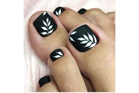 5 stunning pedicure ideas for your next nail appointment Black Nail Pedicure, Pedicure Ideas Black, Black And White Pedicure, Black Pedicure, White Pedicure, Feet Nail Design, Nail Appointment, Pedicure Ideas, Purple Foil