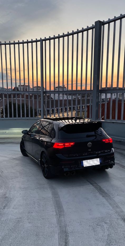 Golf R Wallpaper, Golf 8 R Line, Golf 8 Gti Wallpaper, Golf Car Aesthetic, Golf 8r, Golf 8, Vw Golf Gti, Golf 8 Gti, Golf Gtd