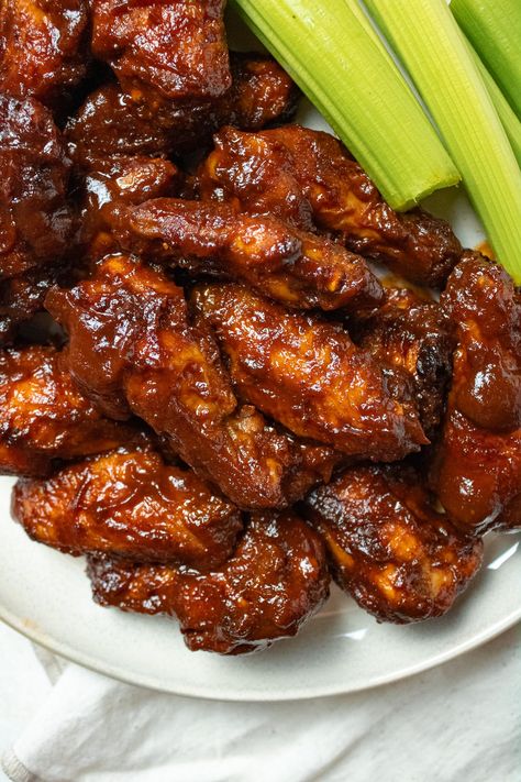 Seasoned Chicken Wings, Air Fryer Bbq Chicken, Air Fryer Recipes Chicken Wings, Midwest Kitchen, Ww Lunch, Barbecue Chicken Wings, Lemon Pepper Chicken Wings, Homemade Bbq Sauce, Bbq Chicken Wings