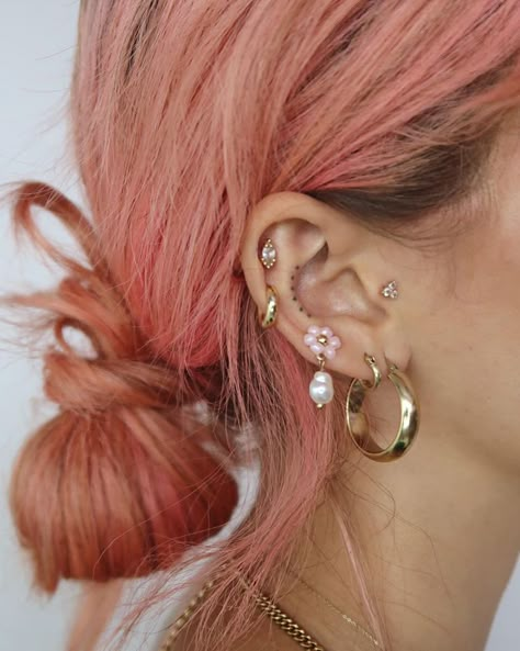 Sophie Floyd, Pretty Ear Piercings, Ear Style, Cute Piercings, Types Of Piercings, Instagram Makeup, Jewelry Lookbook, Piercing Tattoo, Girly Jewelry