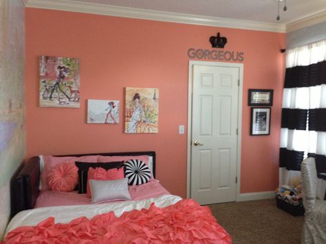 Kayton Coral Accent wall. Girls bedroom. Fashion, black and white. Coral IF I CANT DO STRIPED WALLS I SHALL DO STRIPED CURTAINS! Accent Wall Girls Bedroom, Girls Bedroom Accent Wall, Coral Bedroom Decor, 70 Bedroom, Cool Girl Bedrooms, Coral Accent Walls, Bedroom Accent Wall Ideas, Girls Dream Bedroom, Coral Room