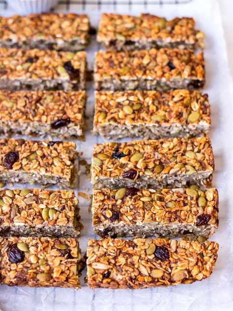 Banana Oat Granola Bars, Granola Bars Nut Free, Banana Granola Bars, Muesli Slice, Banana Bread Granola, Health Bars, Healthy College, Healthier Treats, Healthy Granola Bars