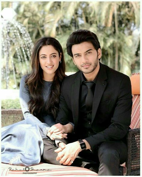 Vikram Singh Chauhan, Yeh Jadu Hai Jinn Ka, Jadu Hai Jinn Ka, Hartalika Teej, Yehh Jadu Hai Jinn Ka, Aditi Sharma, Cute Celebrity Couples, Wedding Photoshoot Props, Indian Wedding Couple Photography