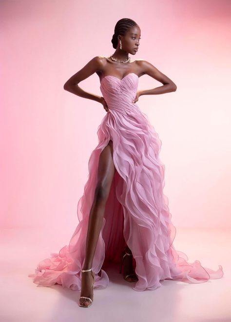 Strapless Dress Glam, Edward Arsouni Couture, Rihanna Pink Dress, Liquid Organza Dress, Organza Dress Couture, Long Soiree Dresses, Met Gala Dress To Impress, Organza Long Dress, Statement Wedding Dress