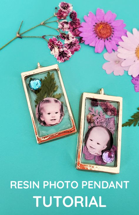 Mother's Day is a perfect time to experiment with photo gifts - like these resin photo pendants! Watch how to make a beautiful pendant featuring a baby picture and an open-back bezel. Diy Photo Frame Cardboard, Diy Photo Frame, Photo Collage Diy, Resin Photo, Vintage Flea Market, Diy Photo Frames, Unique Valentines Day Gifts, Pendant Tutorial, Diy Photo Booth